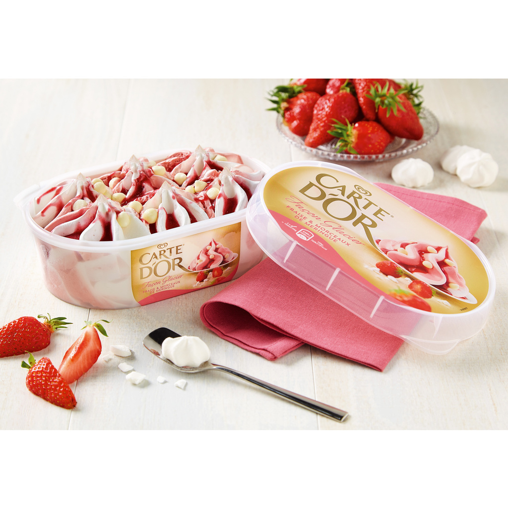 Carte D'Or Glace Fraise Morceaux de Meringue 900ml
