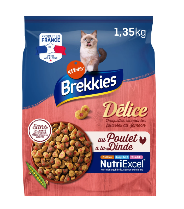 BREKKIES Cat Kibble Meat Delight 1.35kg
